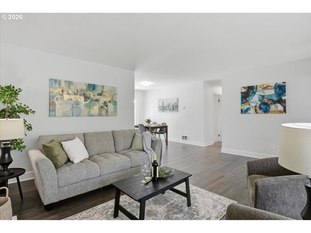 6901 Nw CANYON CREST Loop, Vancouver, WA 98665