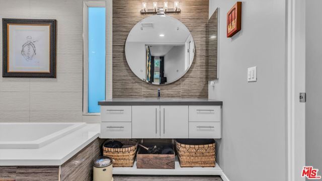 3010 N Avenida Caballeros, Palm Springs, CA 92262