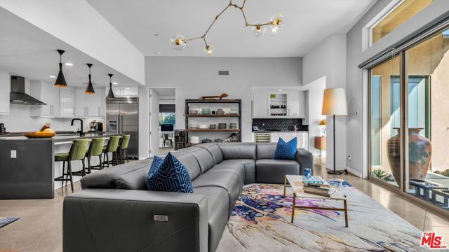 3010 N Avenida Caballeros, Palm Springs, CA 92262