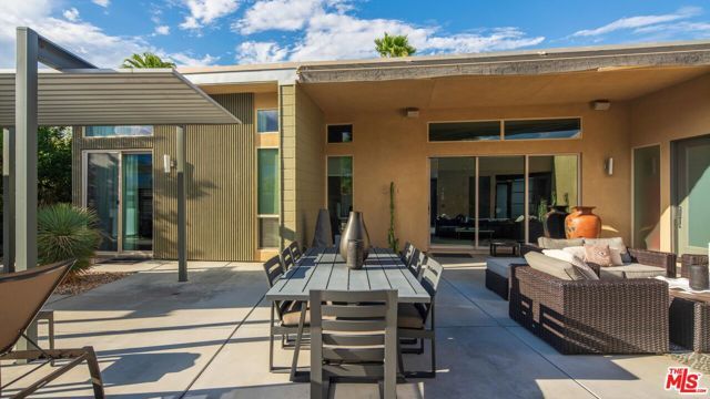 3010 N Avenida Caballeros, Palm Springs, CA 92262