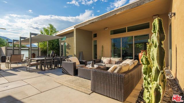 3010 N Avenida Caballeros, Palm Springs, CA 92262