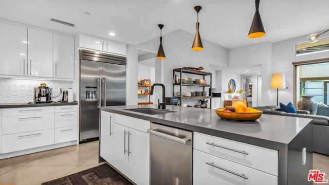 3010 N Avenida Caballeros, Palm Springs, CA 92262