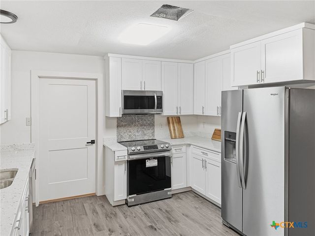 581 Kellys Way, New Braunfels, TX 78130