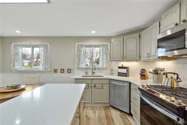104 Tolbert Dr, Clay, NY 13212