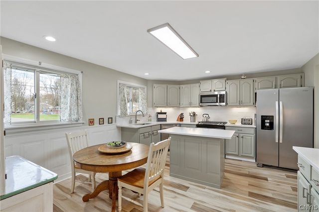 104 Tolbert Dr, Clay, NY 13212