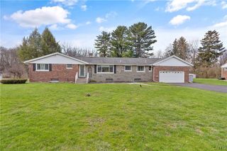 104 Tolbert Dr, Clay, NY 13212
