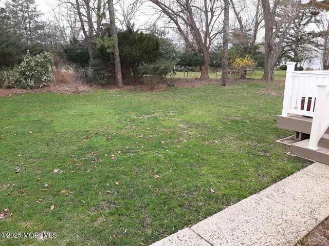 32 Sutherland Court, Toms River, NJ 08757