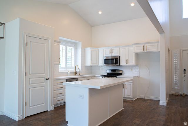727 W SANDHILL DR, Lehi, UT 84043