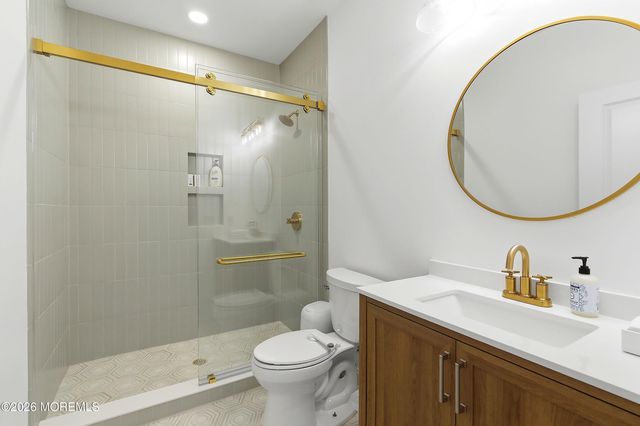 11 Rolling Meadows Court, Cream Ridge, NJ 08514