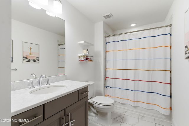 11 Rolling Meadows Court, Cream Ridge, NJ 08514