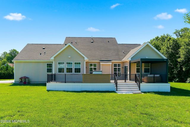 11 Rolling Meadows Court, Cream Ridge, NJ 08514