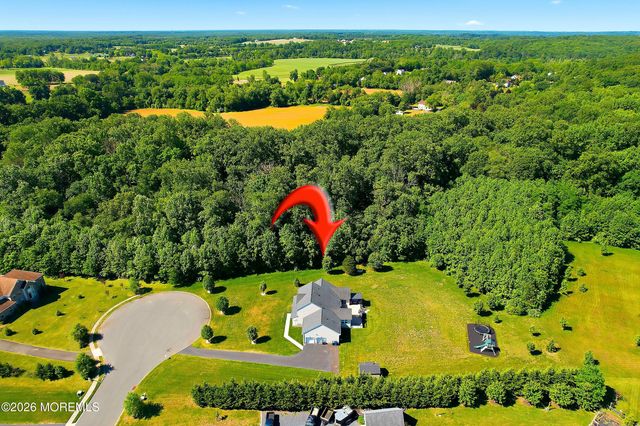 11 Rolling Meadows Court, Cream Ridge, NJ 08514