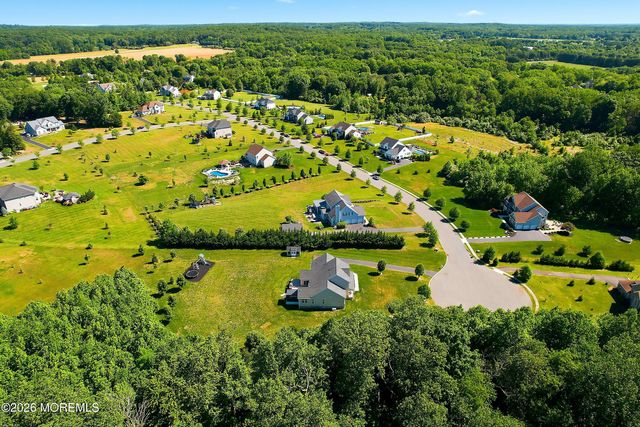 11 Rolling Meadows Court, Cream Ridge, NJ 08514