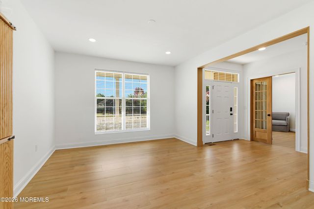 11 Rolling Meadows Court, Cream Ridge, NJ 08514