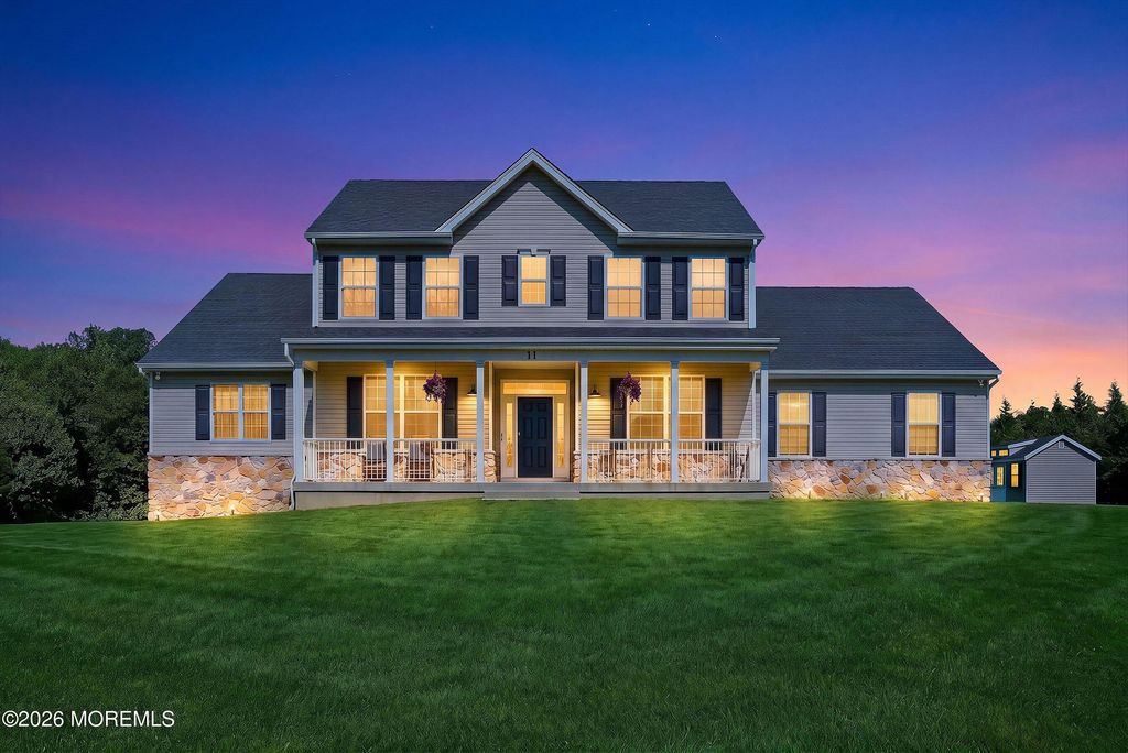 11 Rolling Meadows Court, Cream Ridge, NJ 08514