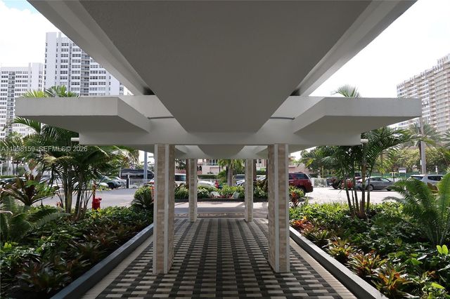 1913 S Ocean Dr 300, Hallandale Beach, FL 33009