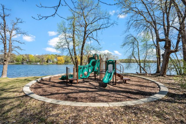 6711 Mohawk Drive, Chanhassen, MN 55317