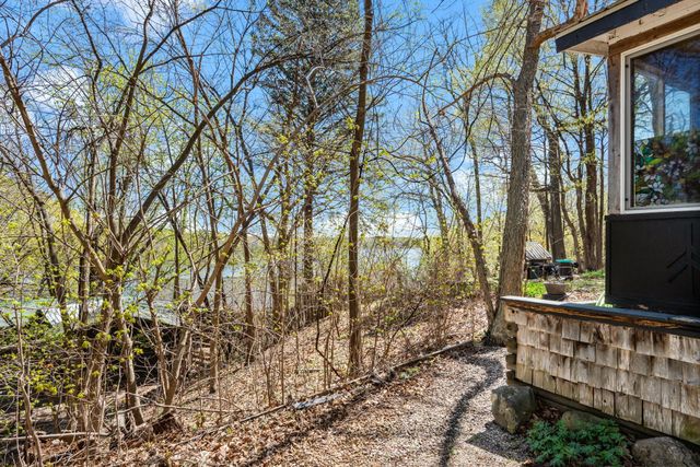 6711 Mohawk Drive, Chanhassen, MN 55317
