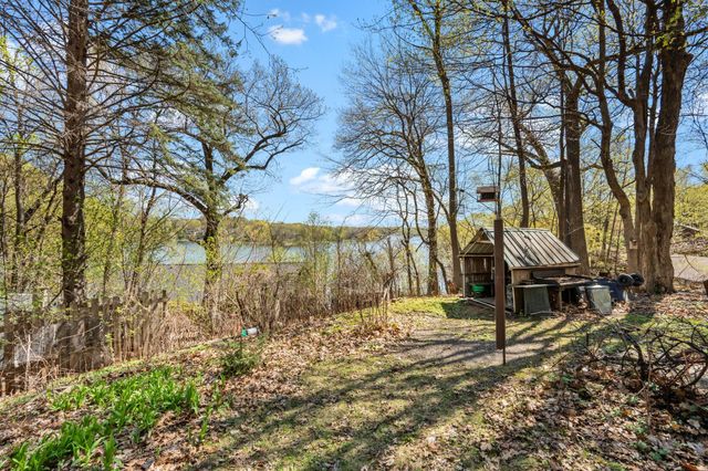6711 Mohawk Drive, Chanhassen, MN 55317