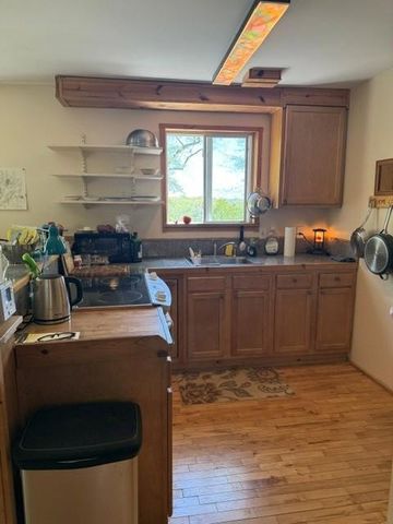 6711 Mohawk Drive, Chanhassen, MN 55317