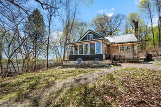 6711 Mohawk Drive, Chanhassen, MN 55317