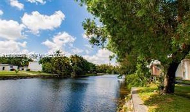 18388 NW 75th Psge 2603, Hialeah, FL 33015