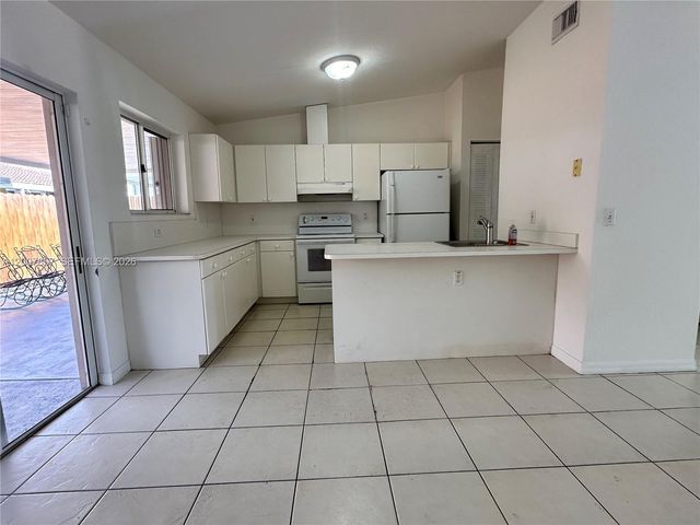 18388 NW 75th Psge 2603, Hialeah, FL 33015