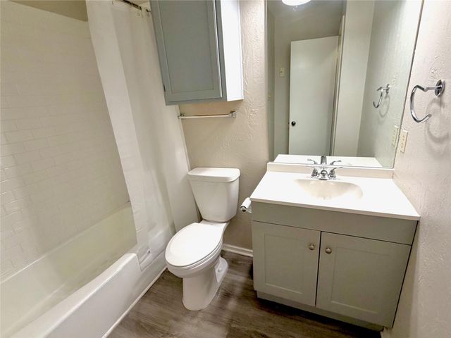 531 Cutty TRL A, Lakeway, TX 78734