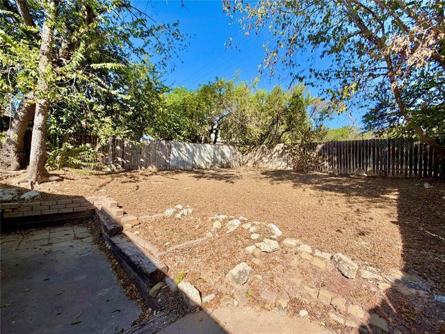 531 Cutty TRL A, Lakeway, TX 78734