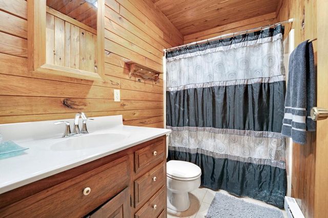 E2972 GRANITE QUARRY ROAD, Waupaca, WI 54981