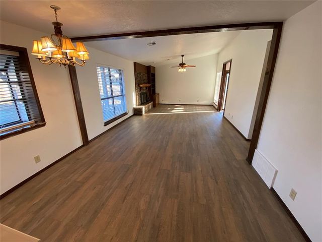 501 N 5th Street, Noble, OK 73068