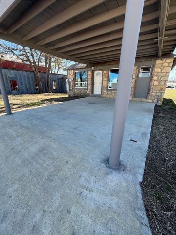 109 W Oneil Street, Dublin, TX 76446