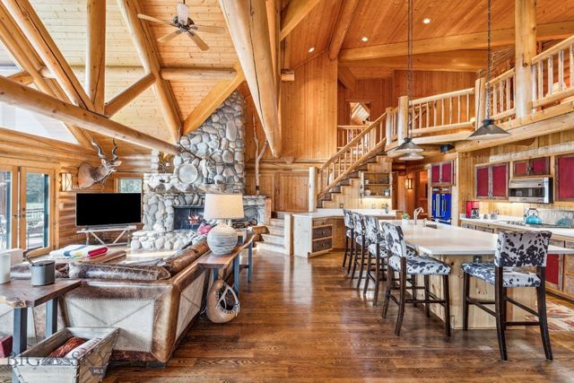 238 Great Gray Hollow, Gallatin Gateway, MT 59730