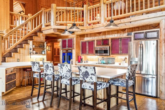 238 Great Gray Hollow, Gallatin Gateway, MT 59730