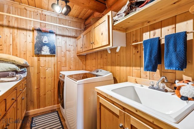 238 Great Gray Hollow, Gallatin Gateway, MT 59730