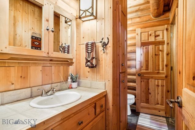 238 Great Gray Hollow, Gallatin Gateway, MT 59730