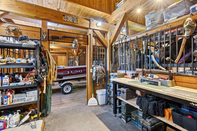 238 Great Gray Hollow, Gallatin Gateway, MT 59730