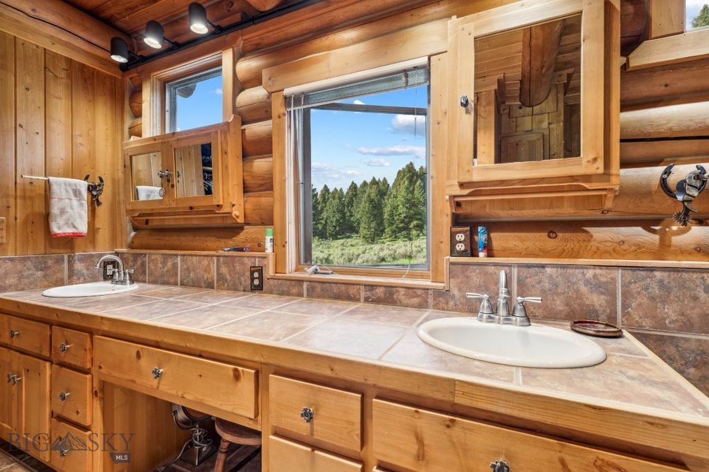 238 Great Gray Hollow, Gallatin Gateway, MT 59730 photo 21