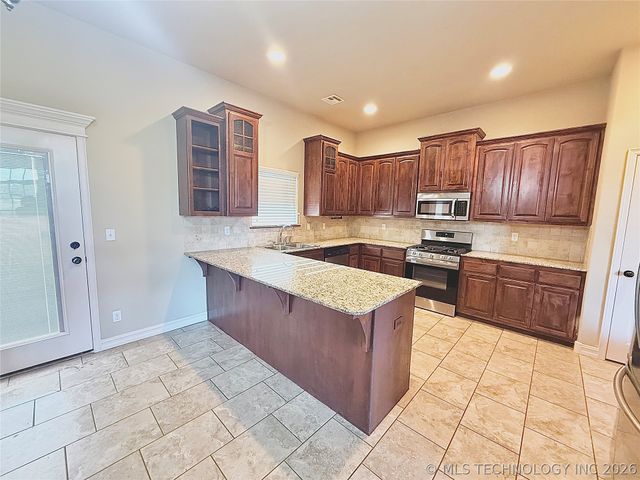 13964 Saddlebrook Drive, Oologah, OK 74053