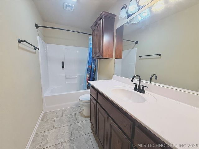 13964 Saddlebrook Drive, Oologah, OK 74053