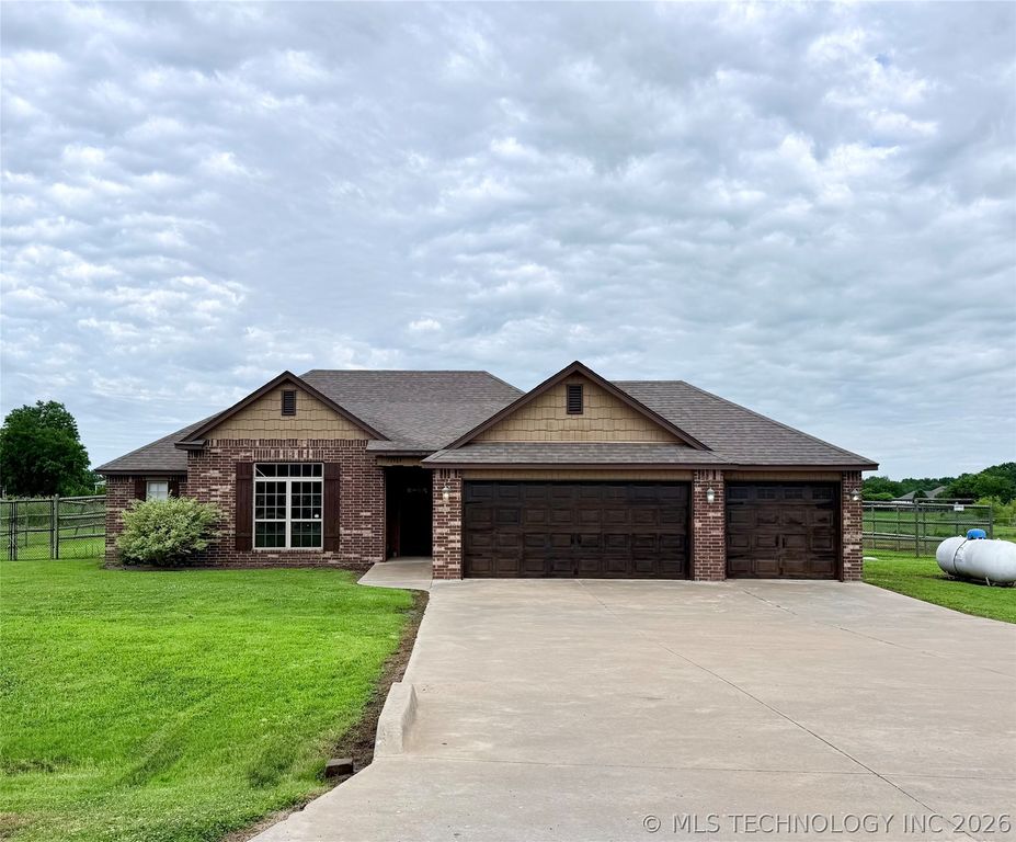 13964 Saddlebrook Drive, Oologah, OK 74053