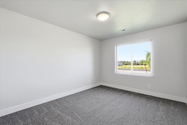 34300 N Short Rd, Deer Park, WA 99006