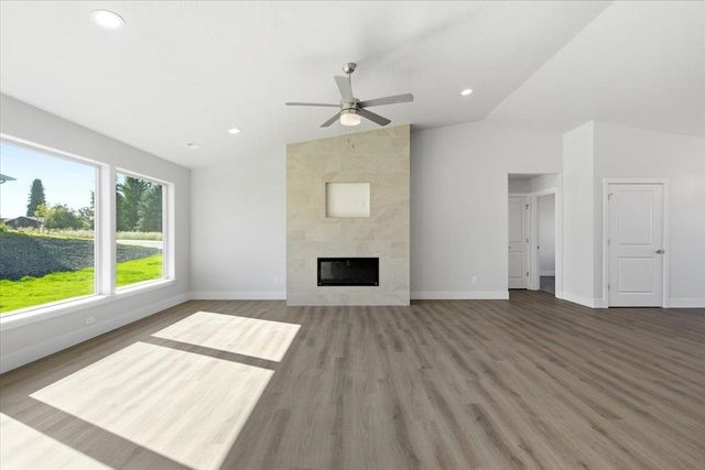 34300 N Short Rd, Deer Park, WA 99006