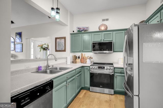 20 Walton Woods Court, Newnan, GA 30263