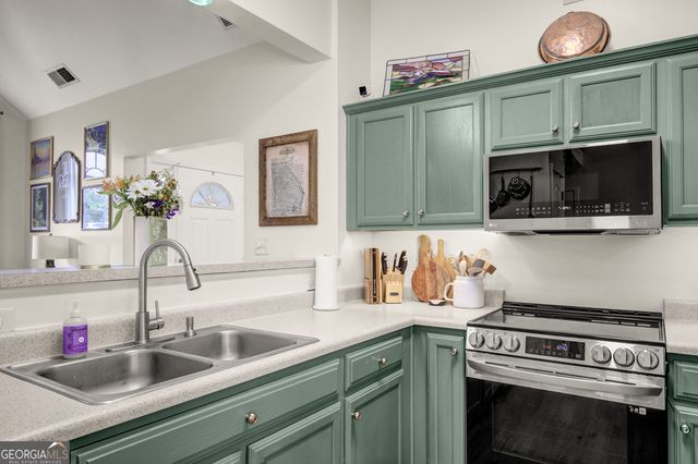 20 Walton Woods Court, Newnan, GA 30263