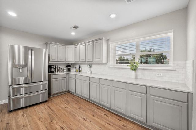 113 Cinch Buckle Ranch Road, Trinidad, TX 75163