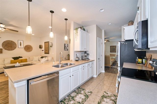 2802 WINGLEWOOD CIRCLE, Lutz, FL 33558
