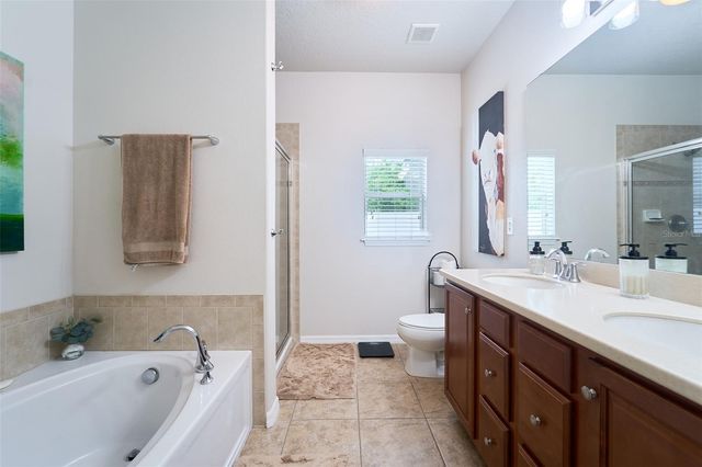 2802 WINGLEWOOD CIRCLE, Lutz, FL 33558