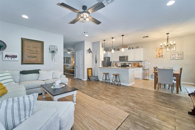 2802 WINGLEWOOD CIRCLE, Lutz, FL 33558