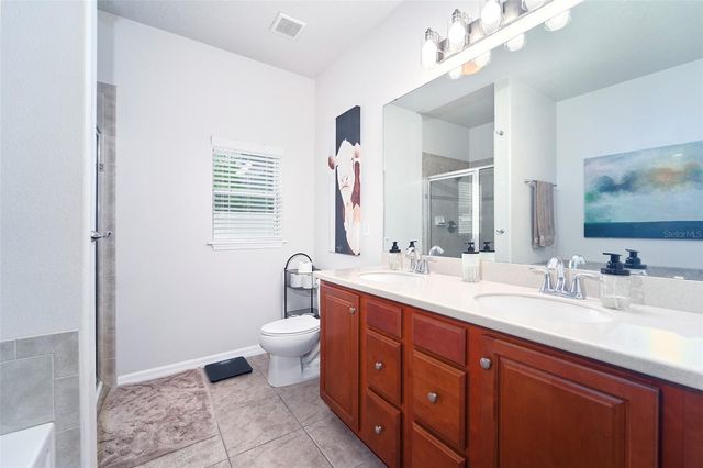 2802 WINGLEWOOD CIRCLE, Lutz, FL 33558